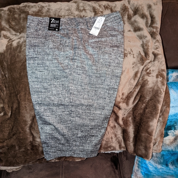 Pants - Picture 2 of 5